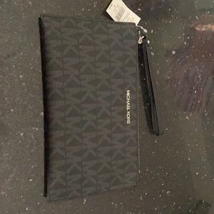 NWT Michael Kors Wristlet